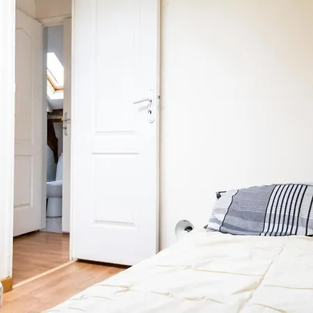 Apartment Bright Near Paris